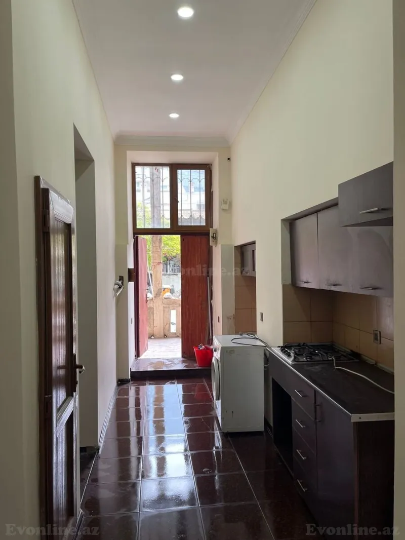 Kirayə verilir 1 otaqlı Mənzil Köhnə tikili 50 m² Nəsimi r. - şəkil 2