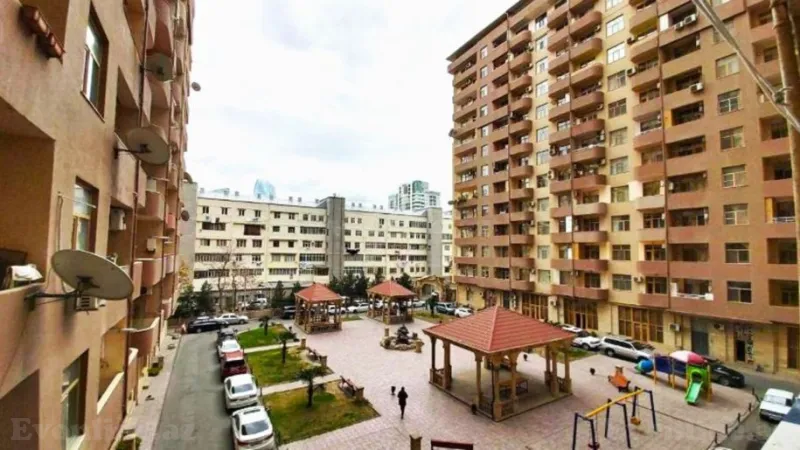 Satılır 3 otaqlı Mənzil Yeni tikili 200.5 m² 28 May m. - şəkil 9