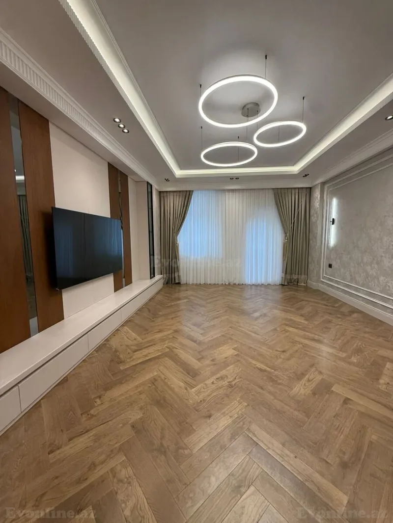 4 otaqlı Mənzil 186 m² Elmlər Akademiyası m. Satılır