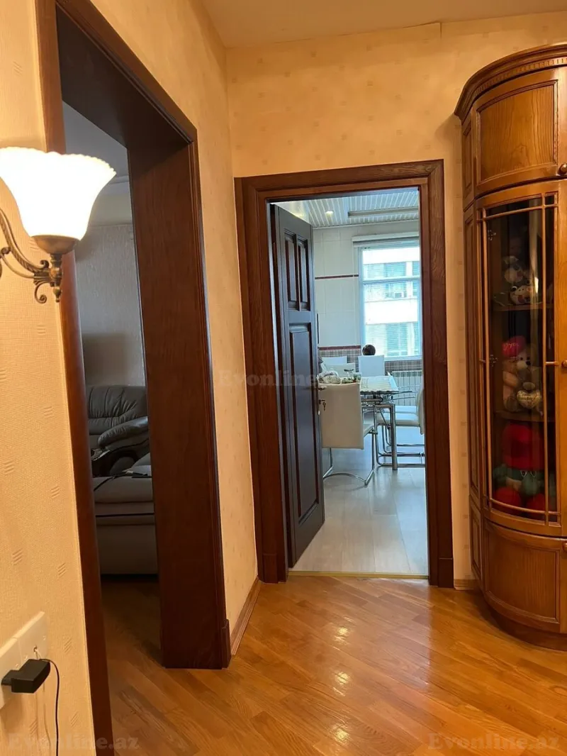 Kirayə verilir 3 otaqlı Mənzil Yeni tikili 135 m² Yasamal - şəkil 16