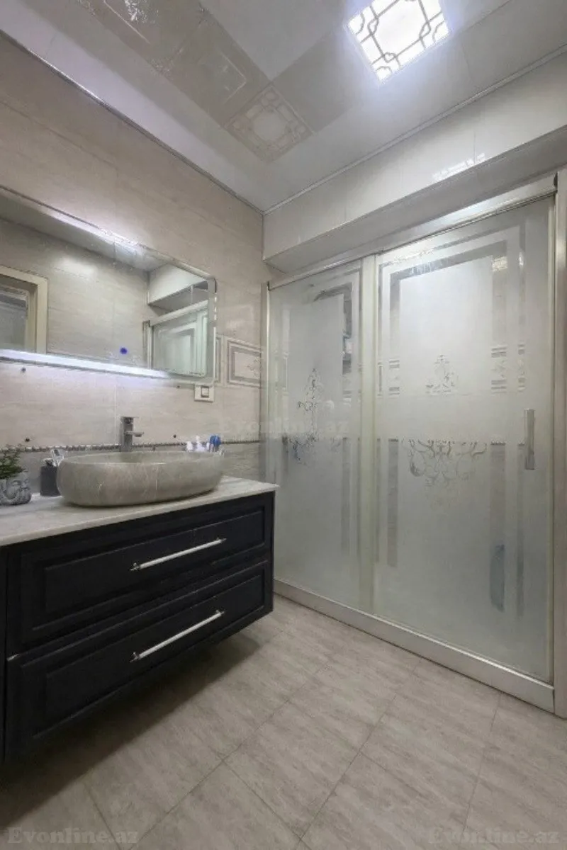 Satılır 3 otaqlı Mənzil Köhnə tikili 75 m² Gənclik m. - şəkil 8