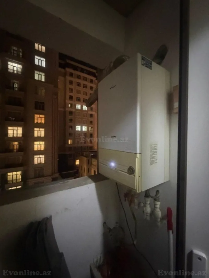 Satılır 3 otaqlı Mənzil Köhnə tikili 75 m² Gənclik m. - şəkil 9