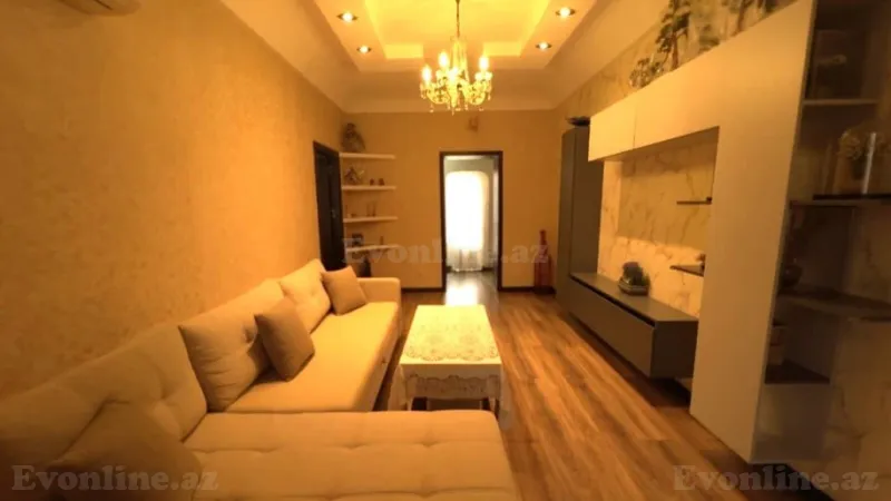 3 otaqlı Mənzil 75 m² 7-ci mikrorayon Satılır