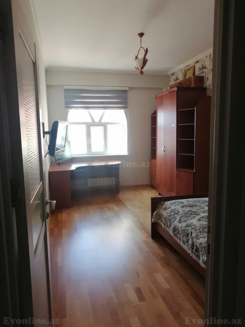 Satılır 4 otaqlı Mənzil Yeni tikili 200 m² 4-cü mikrorayon - şəkil 3