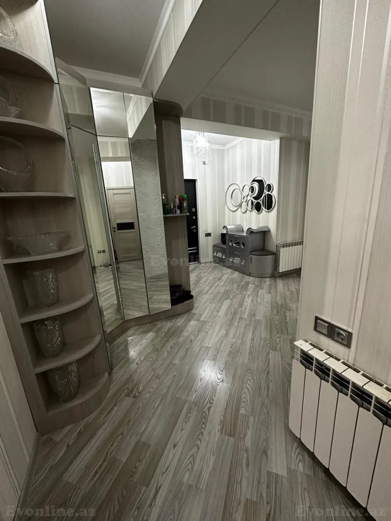 Satılır 4 otaqlı Mənzil Yeni tikili 200 m² 4-cü mikrorayon - şəkil 5