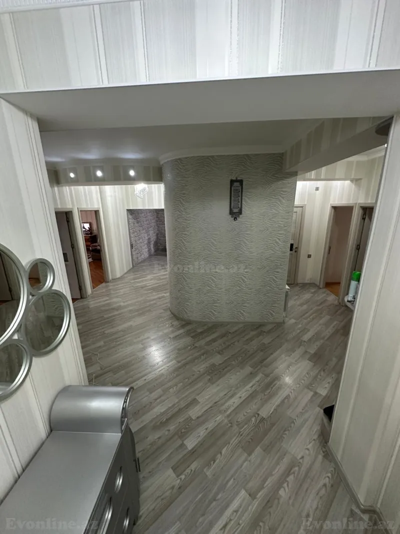 Satılır 4 otaqlı Mənzil Yeni tikili 200 m² 4-cü mikrorayon - şəkil 8