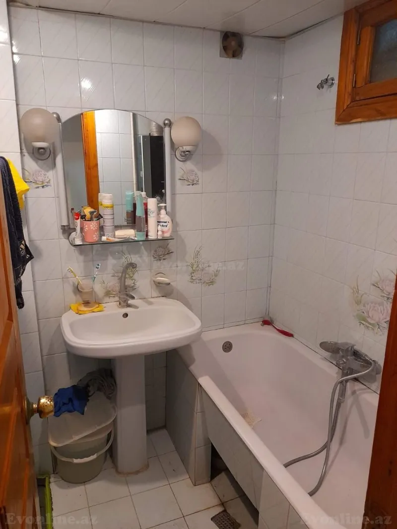 Satılır 2 otaqlı Mənzil Köhnə tikili 60 m² Nərimanov r. - şəkil 7