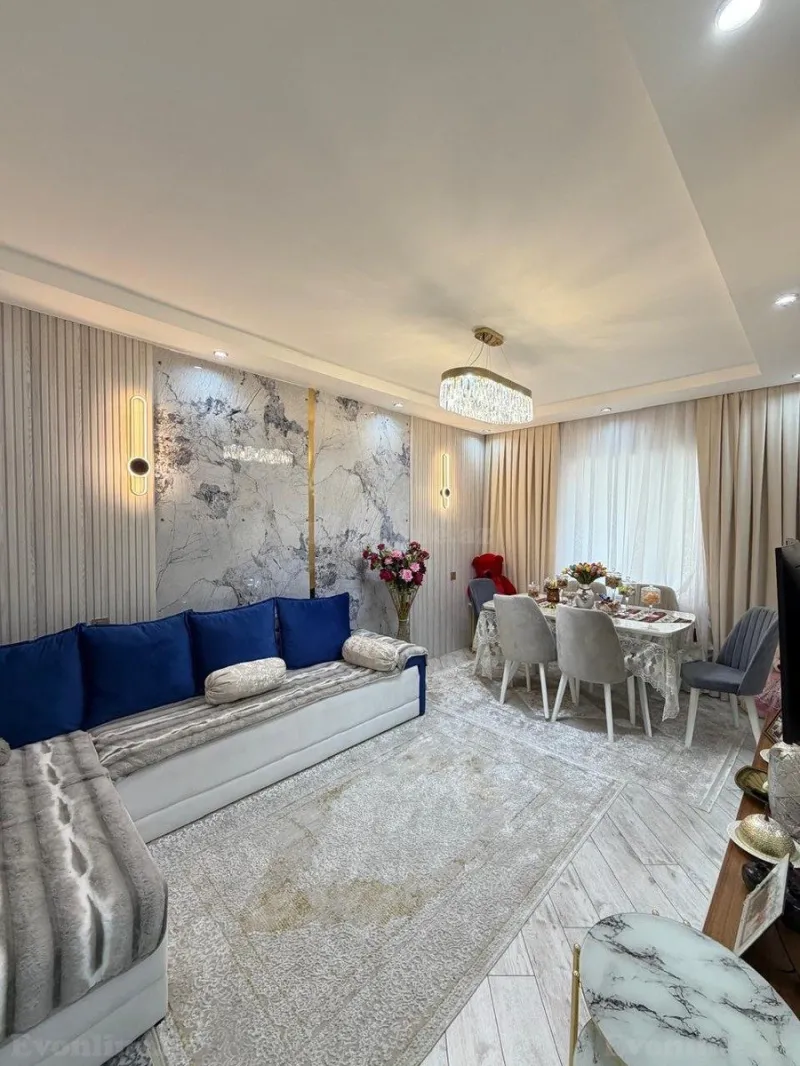 Satılır 2 otaqlı Mənzil Köhnə tikili 65 m² Massiv A