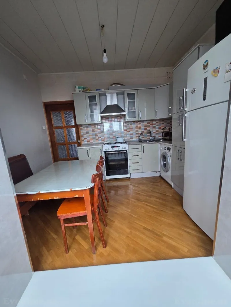 Satılır 4 otaqlı Mənzil Köhnə tikili 106 m² Nəsimi m. - şəkil 11