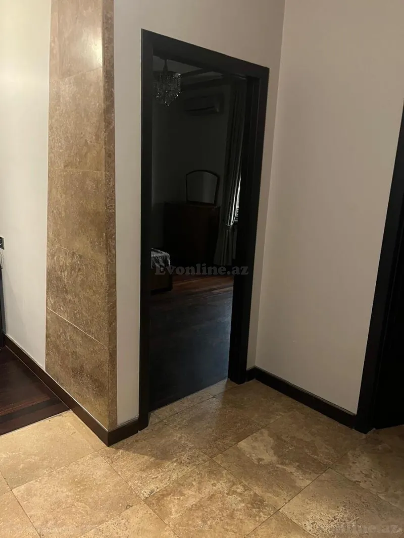 Kirayə verilir 3 otaqlı Mənzil Köhnə tikili 155 m² İçərişəhər m. - şəkil 2