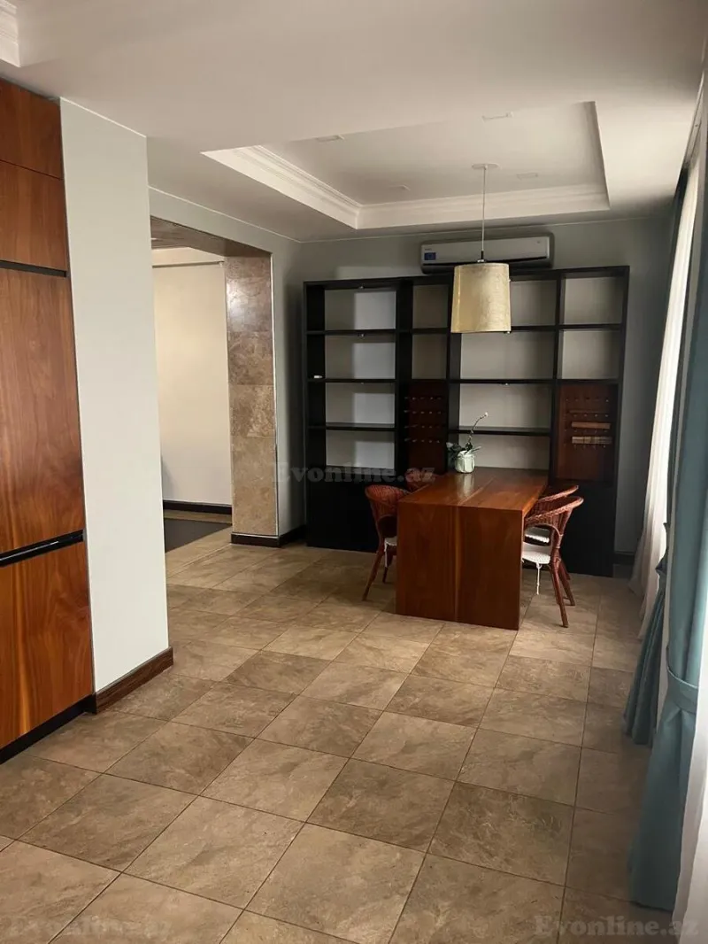 Kirayə verilir 3 otaqlı Mənzil Köhnə tikili 155 m² İçərişəhər m. - şəkil 8