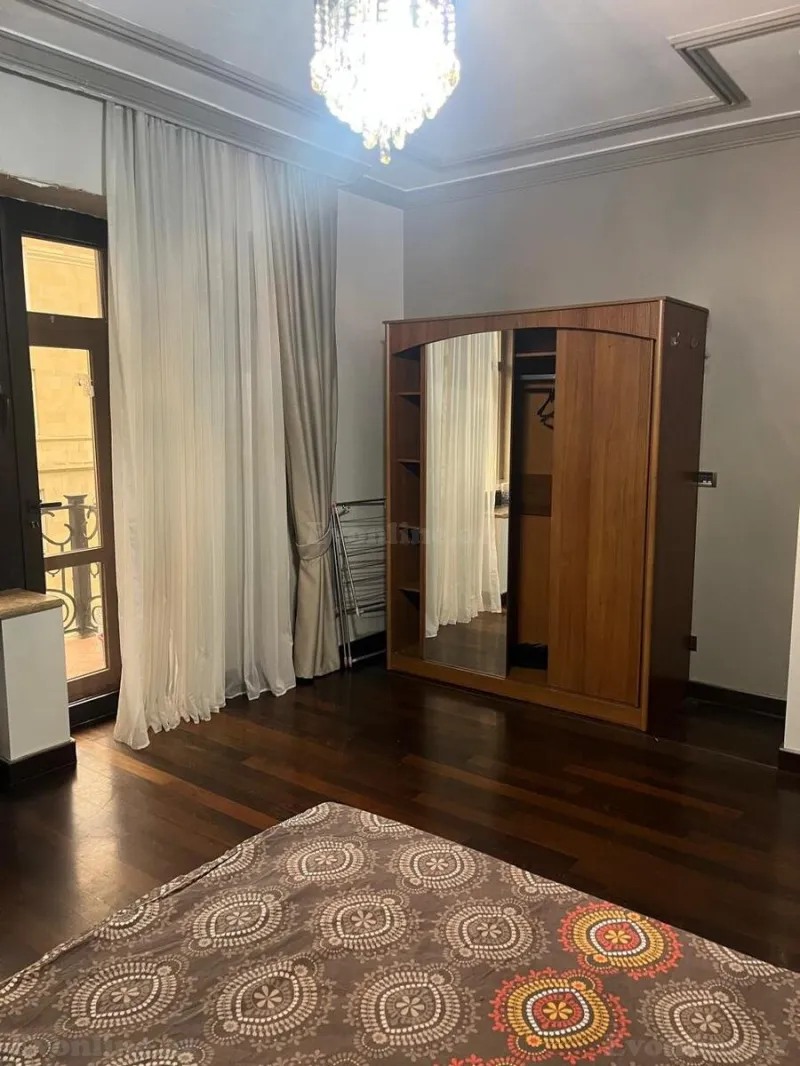 Kirayə verilir 3 otaqlı Mənzil Köhnə tikili 155 m² İçərişəhər m. - şəkil 19