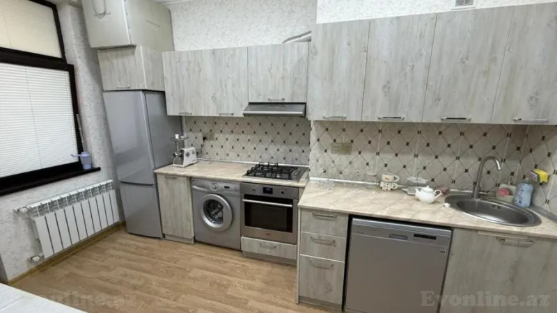 Kirayə verilir 1 otaqlı Mənzil Yeni tikili 35 m² 4-cü mikrorayon