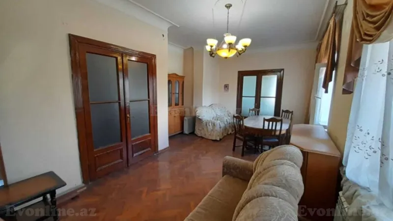 Satılır 3 otaqlı Mənzil Köhnə tikili 100 m² Nəsimi r. - şəkil 2