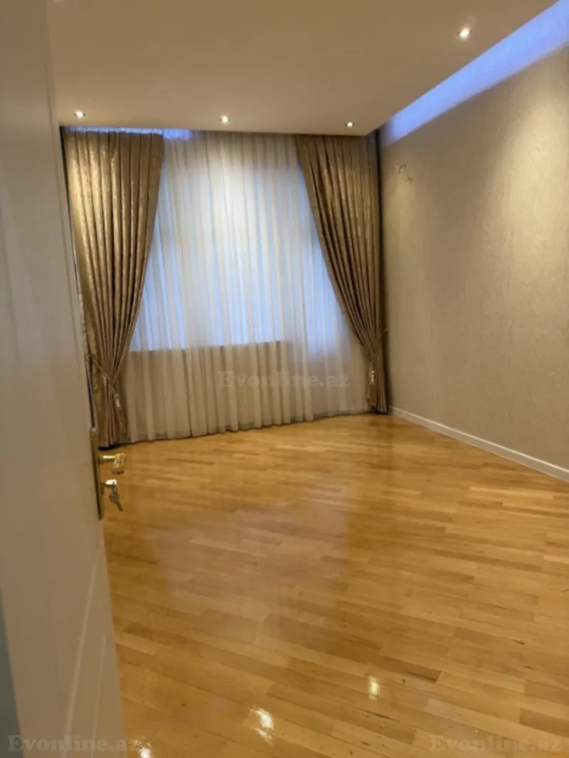 Satılır 3 otaqlı Mənzil Yeni tikili 135 m² Elmlər Akademiyası m. - şəkil 9