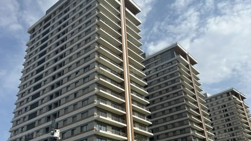 4 otaqlı Mənzil 194 m² Xətai r. Satılır