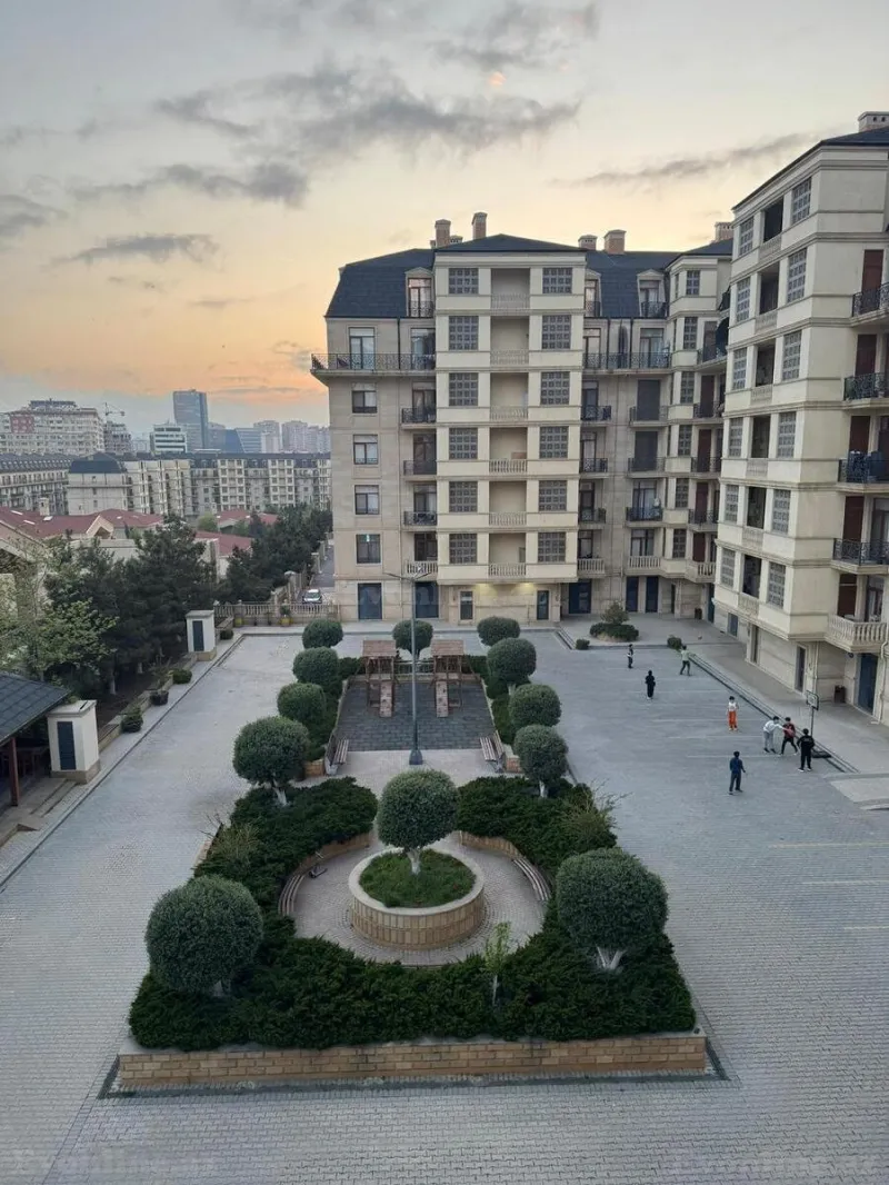 3 otaqlı Mənzil 128 m² Xətai r. Kirayə verilir