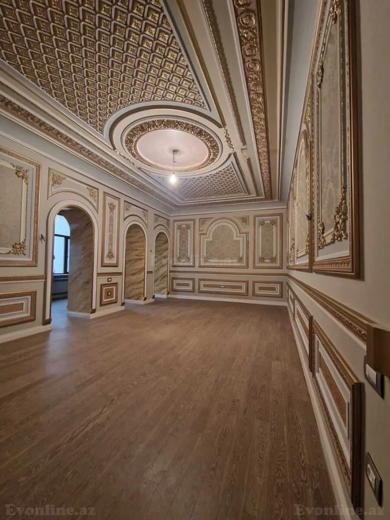 Satılır 5 otaqlı Mənzil Köhnə tikili 220 m² Sahil m.