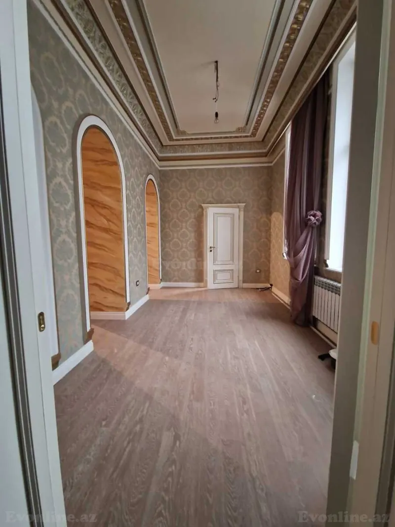 Satılır 5 otaqlı Mənzil Köhnə tikili 220 m² Sahil m. - şəkil 11