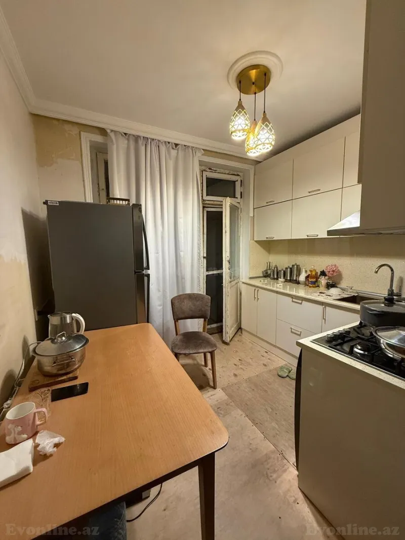 Satılır 3 otaqlı Mənzil Köhnə tikili 92 m² 8-ci mikrorayon - şəkil 2