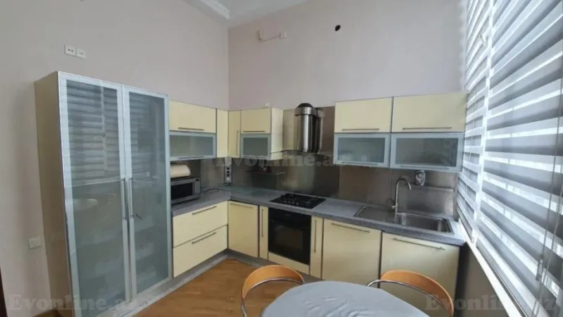 Kirayə verilir 4 otaqlı Mənzil Köhnə tikili 200 m² 28 May m. - şəkil 6