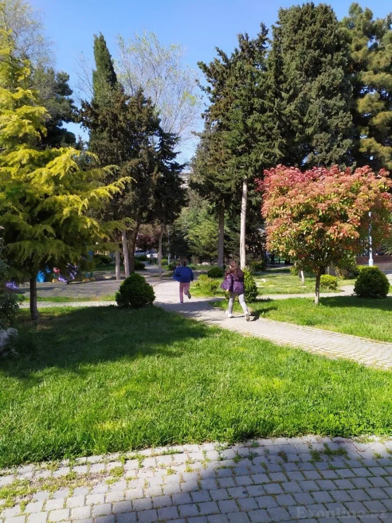 Satılır 4 otaqlı Mənzil Köhnə tikili 100 m² 8-ci mikrorayon - şəkil 2