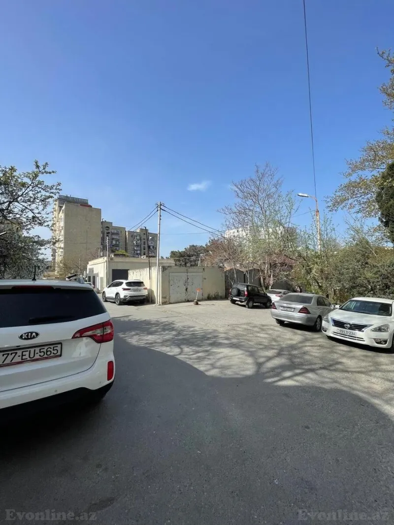Satılır 3 otaqlı Mənzil Köhnə tikili 80 m² Yasamal r. - şəkil 2
