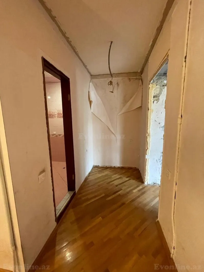 Satılır 3 otaqlı Mənzil Köhnə tikili 80 m² Yasamal r. - şəkil 4