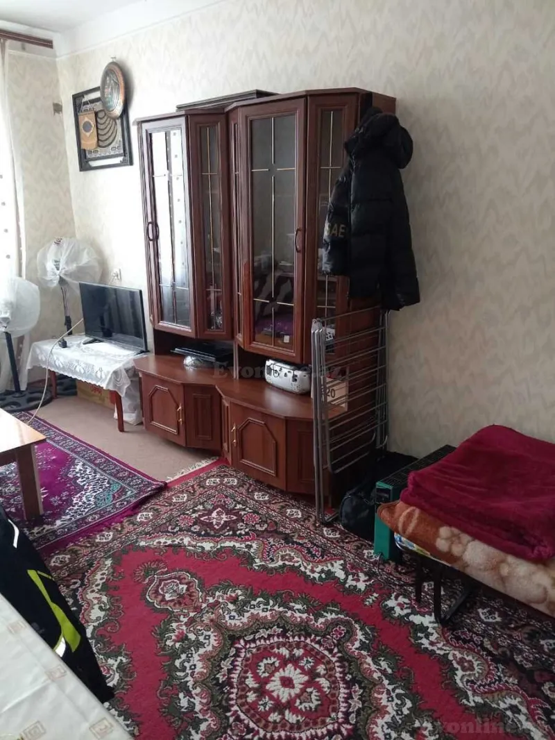 Satılır 2 otaqlı Mənzil Köhnə tikili 65 m² Qaraçuxur