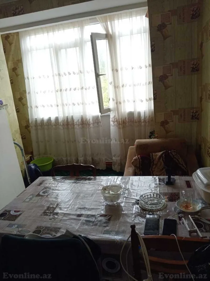 Satılır 2 otaqlı Mənzil Köhnə tikili 65 m² Qaraçuxur - şəkil 2