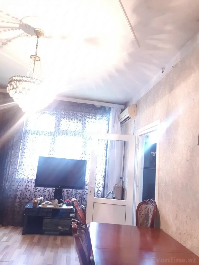 Satılır 1 otaqlı Mənzil Köhnə tikili 50 m² 5-ci mikrorayon - şəkil 2