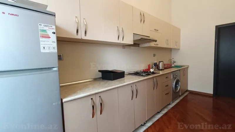 Kirayə verilir 3 otaqlı Mənzil Yeni tikili 120 m² İnşaatçılar m. - şəkil 8