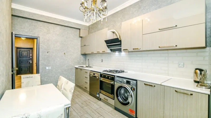 Kirayə verilir 3 otaqlı Mənzil Yeni tikili 140 m² Xətai m. - şəkil 9