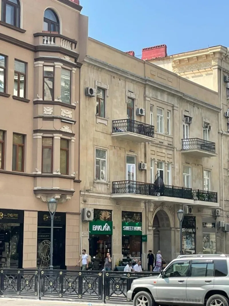 Satılır 4 otaqlı Mənzil Köhnə tikili 102 m² 28 May m. - şəkil 2