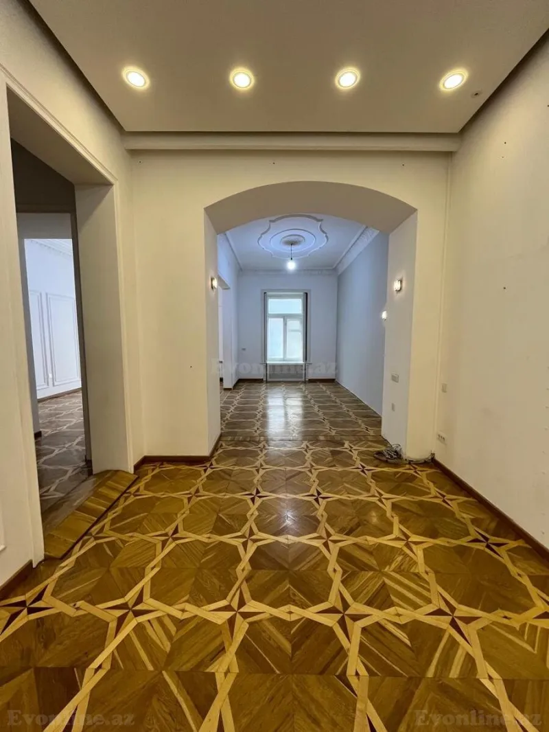 Satılır 4 otaqlı Mənzil Köhnə tikili 102 m² 28 May m. - şəkil 9