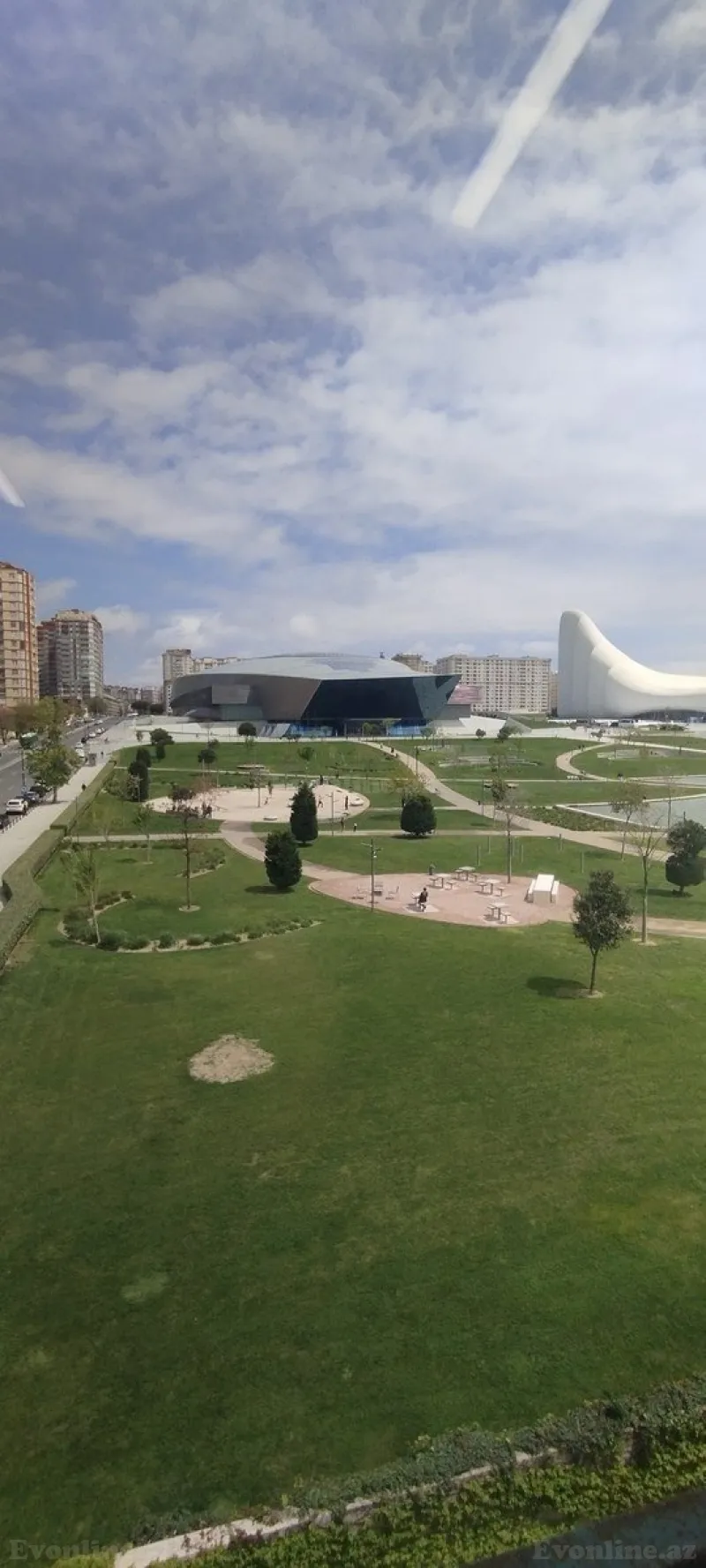 4 otaqlı Ofis 94 m² Gənclik m. Kirayə verilir
