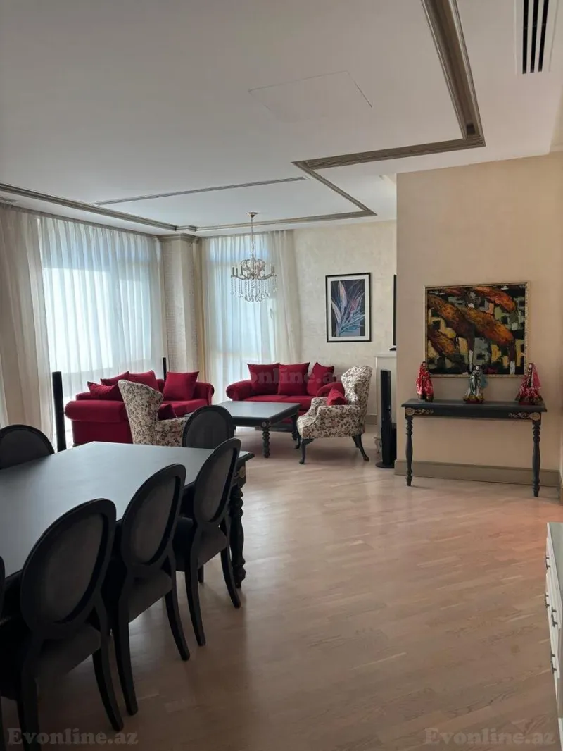 4 otaqlı Mənzil 170 m² İçərişəhər m. Kirayə verilir
