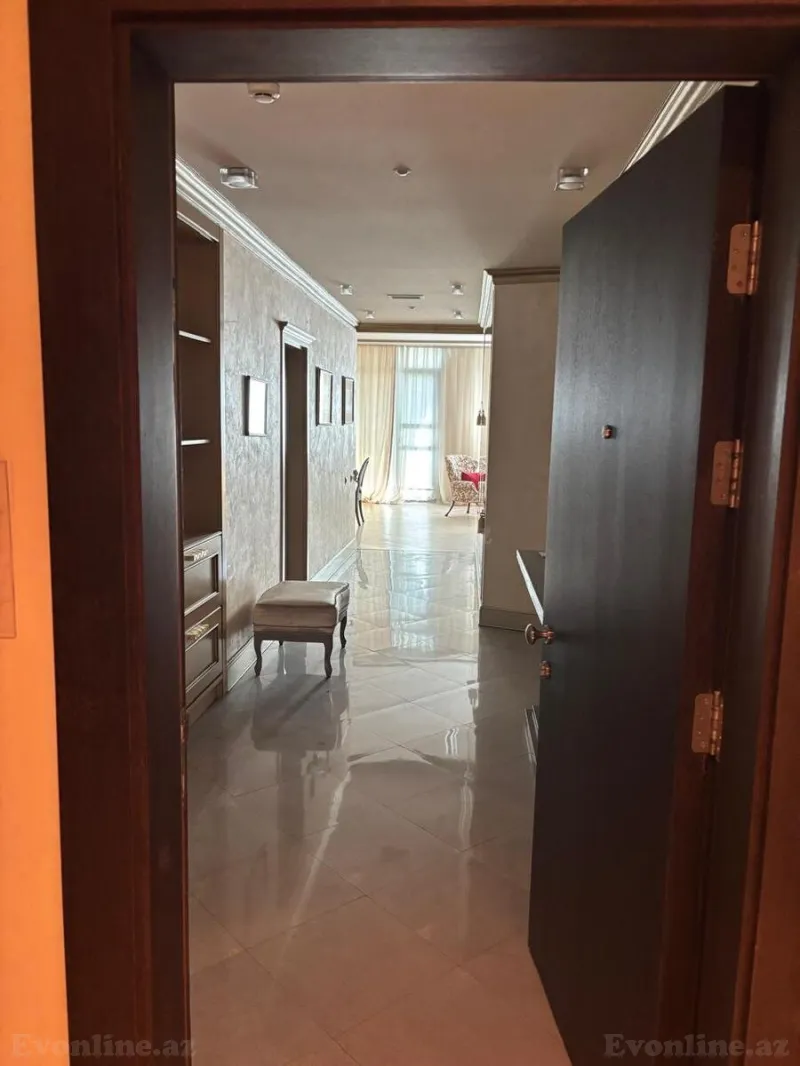 Kirayə verilir 4 otaqlı Mənzil Yeni tikili 170 m² İçərişəhər m. - şəkil 3