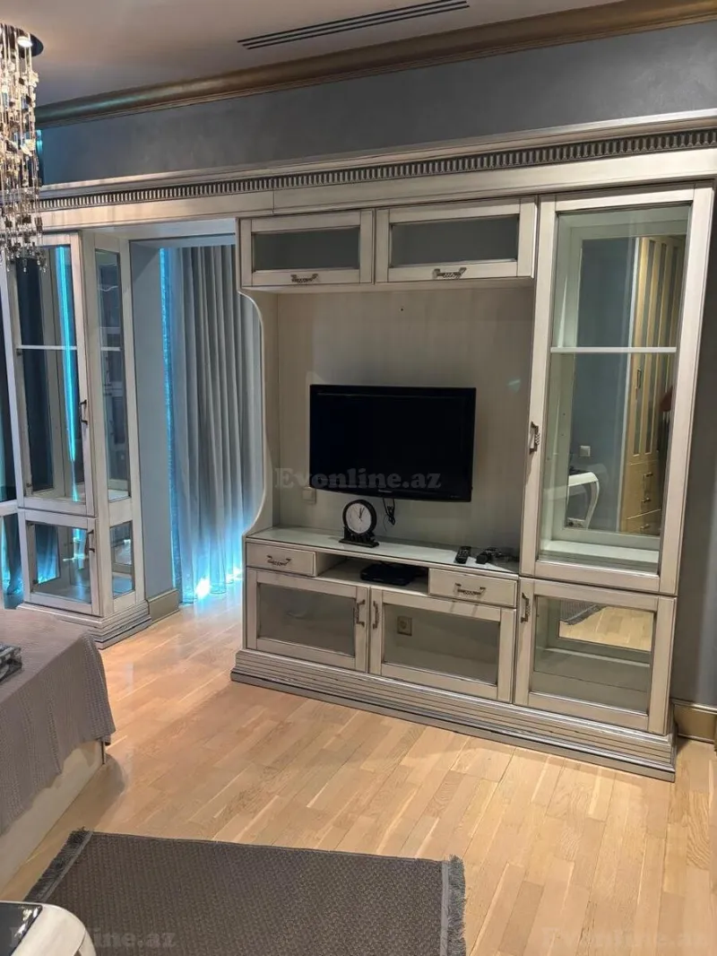 Kirayə verilir 4 otaqlı Mənzil Yeni tikili 170 m² İçərişəhər m. - şəkil 11