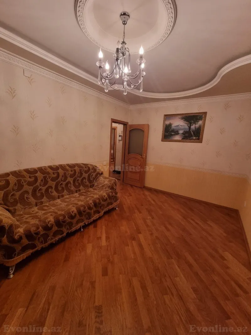 Satılır 2 otaqlı Mənzil Köhnə tikili 65 m² 8-ci mikrorayon