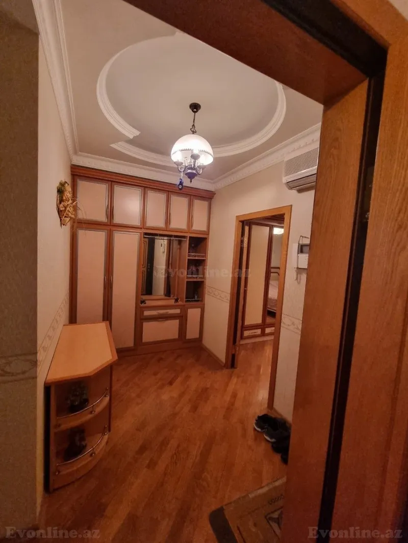 Satılır 2 otaqlı Mənzil Köhnə tikili 65 m² 8-ci mikrorayon - şəkil 2
