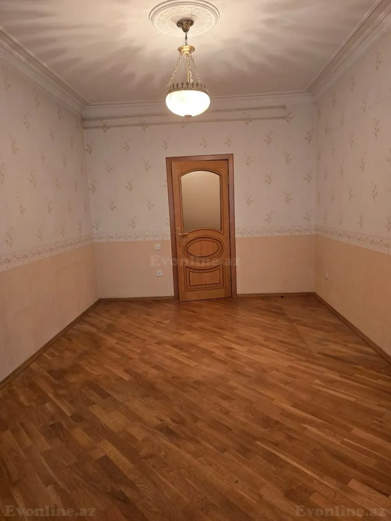 Satılır 2 otaqlı Mənzil Köhnə tikili 65 m² 8-ci mikrorayon - şəkil 5