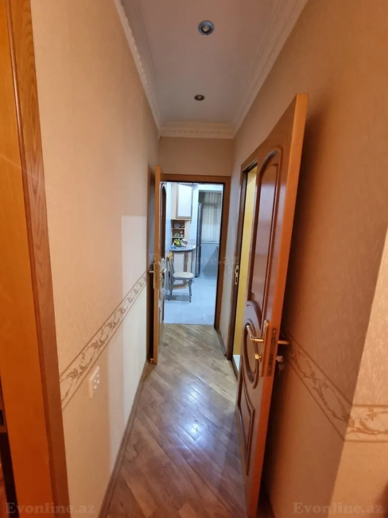 Satılır 2 otaqlı Mənzil Köhnə tikili 65 m² 8-ci mikrorayon - şəkil 9