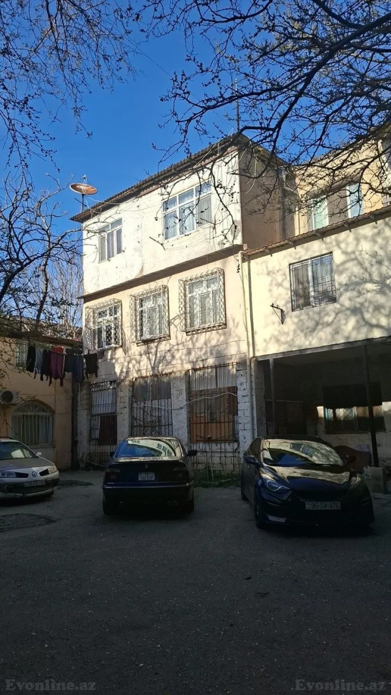 Satılır 2 otaqlı Mənzil Köhnə tikili 70 m² Yasamal