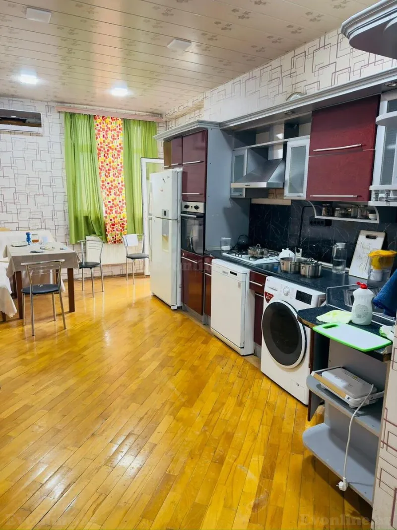 Kirayə verilir 3 otaqlı Mənzil Yeni tikili 140 m² İnşaatçılar m. - şəkil 5