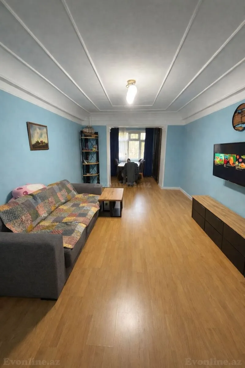 Satılır 3 otaqlı Mənzil Köhnə tikili 75 m² Yasamal