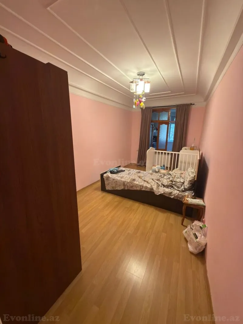 Satılır 3 otaqlı Mənzil Köhnə tikili 75 m² Yasamal - şəkil 2