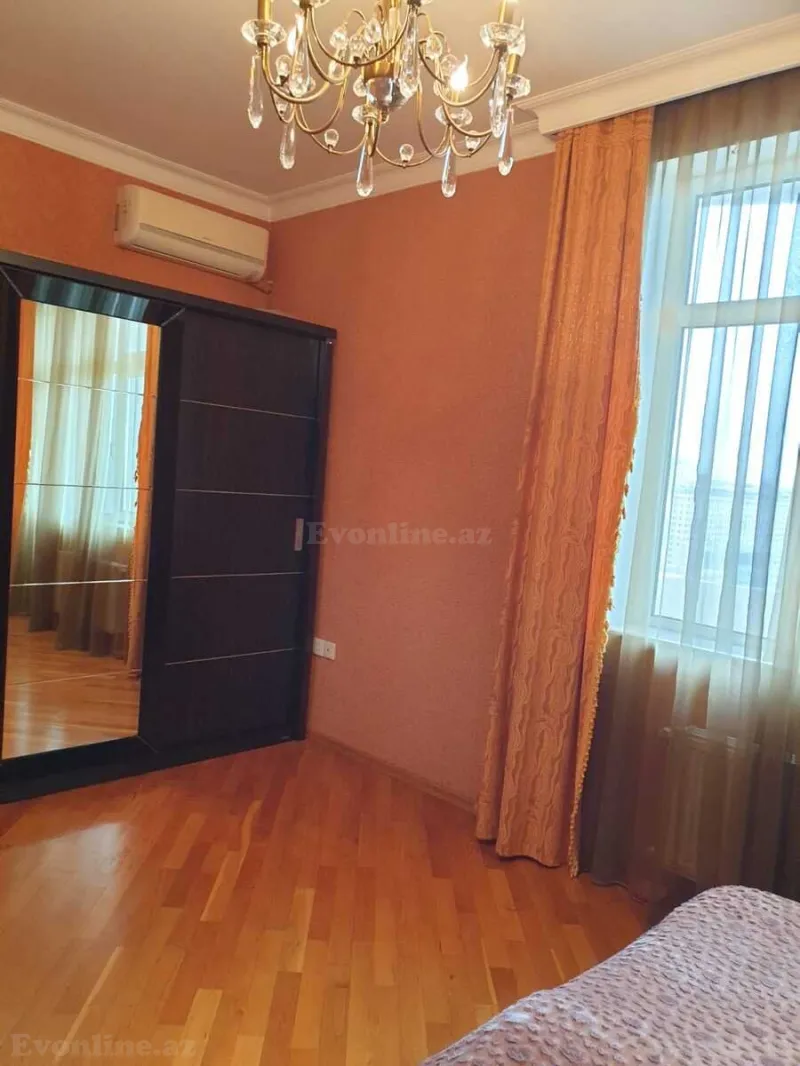 Satılır 3 otaqlı Mənzil Yeni tikili 135 m² Nəsimi r. - şəkil 4