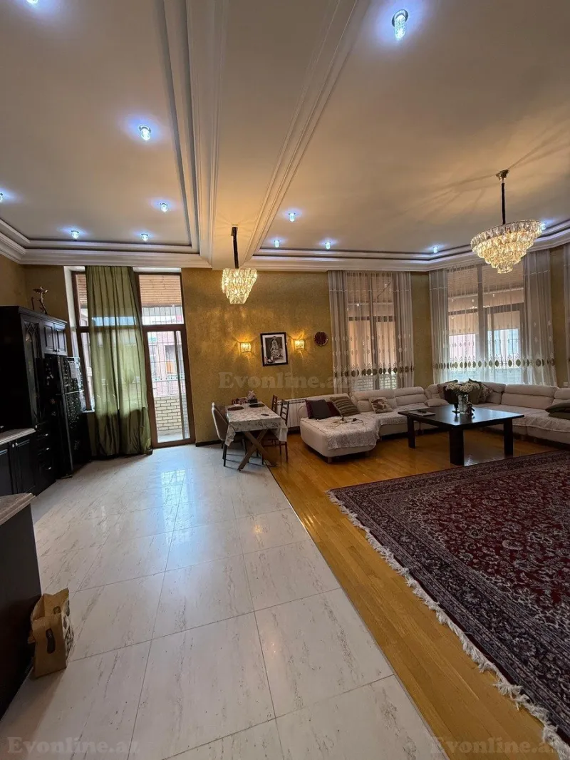Satılır 4 otaqlı Mənzil Yeni tikili 200 m² Kubinka
