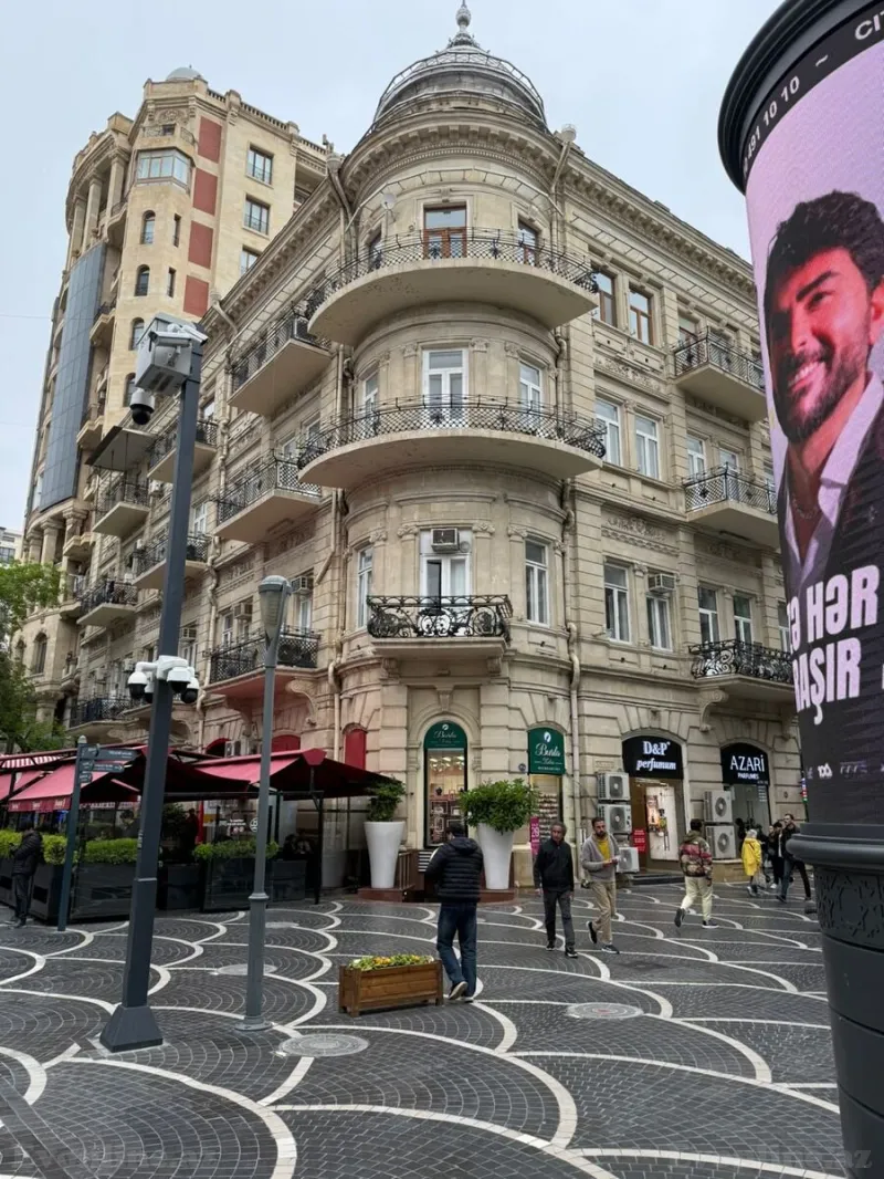 Satılır 7 otaqlı Mənzil Köhnə tikili 330 m² Sahil m. - şəkil 5